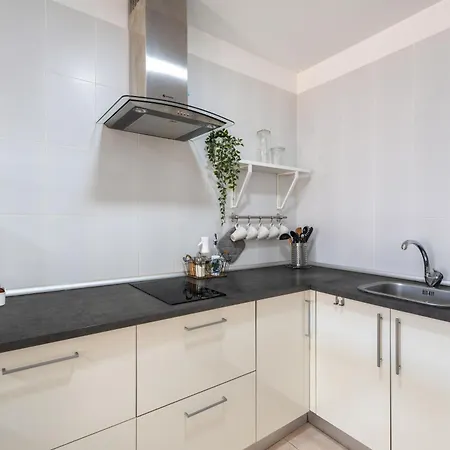 Sandra La Perla Apartment